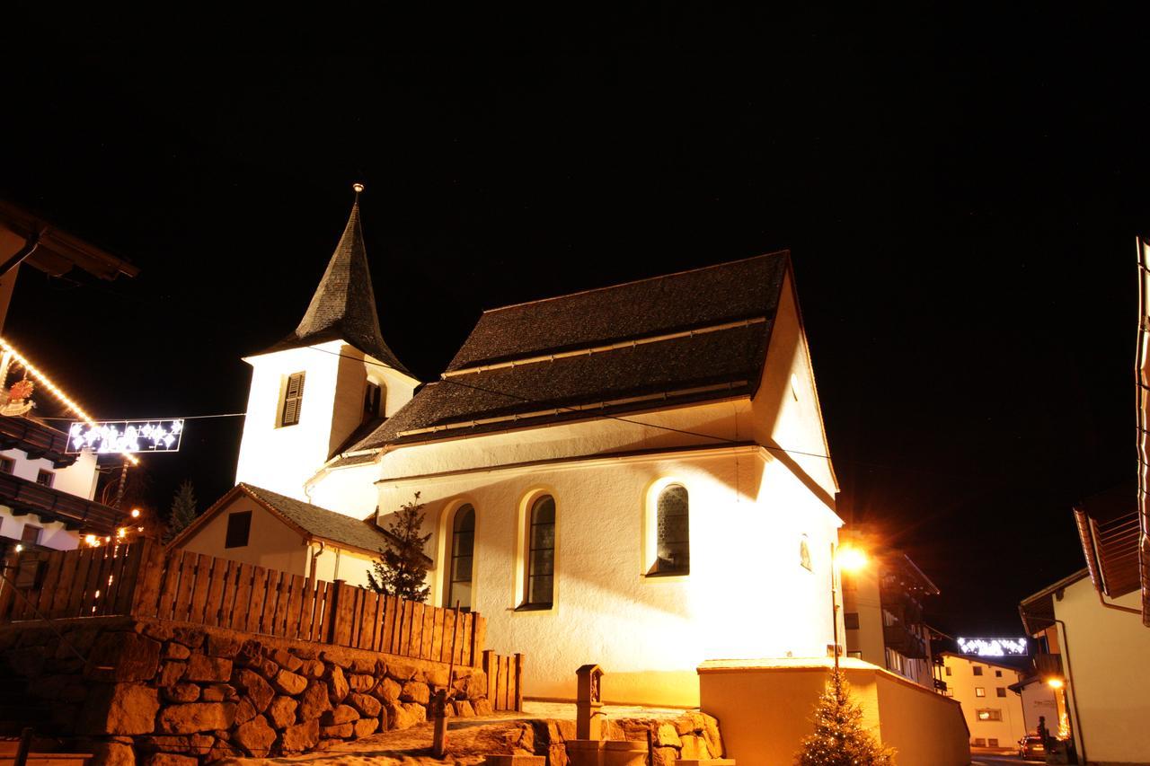 Gasthof Pension Santeler Sankt Leonhard im Pitztal Exterior photo